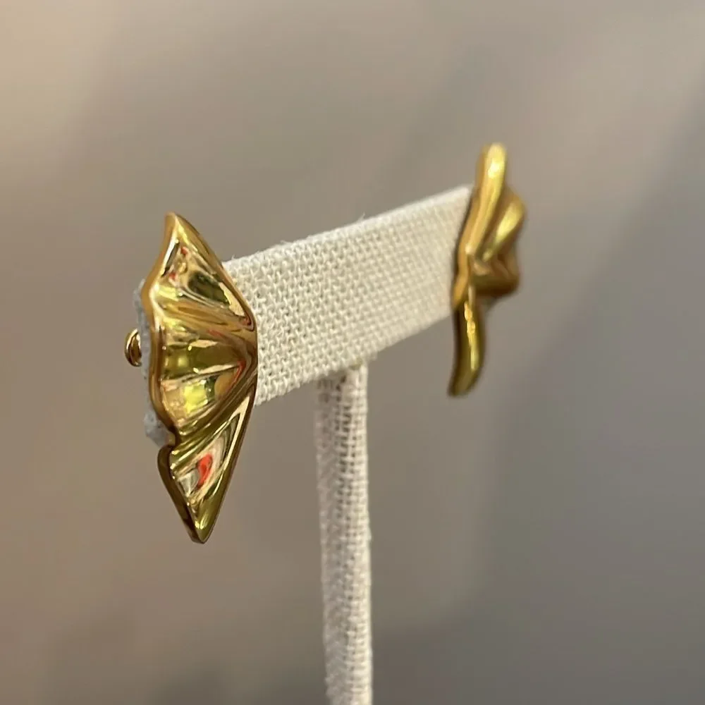 Vintage Monet Gold-tone Ruffled Fan Shaped Post Earrings
